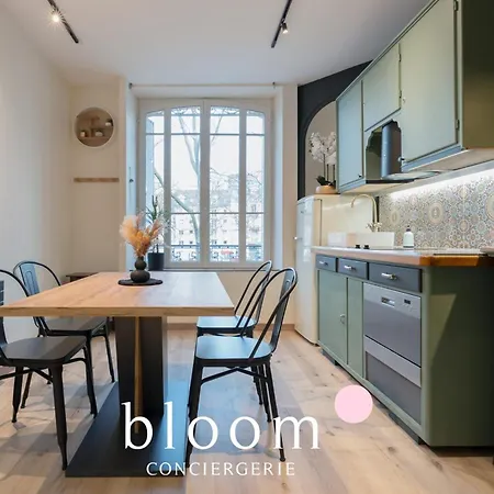 Le Somptueux De La Croix De Bourgogne Νανσύ