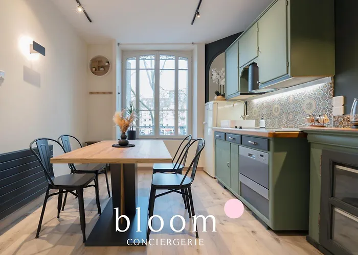 Le Somptueux De La Croix De Bourgogne Νανσύ